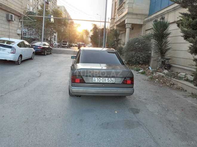 Mercedes E 300 1992, 425,000 km - 3.0 l - Bakı