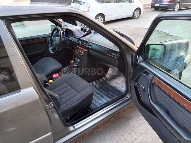 Mercedes E 300 1992, 425,000 km - 3.0 l - Bakı