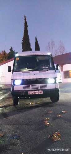 Mercedes 208 D 1992, 350,000 km - 2.3 l - Zaqatala