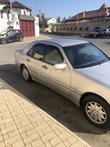 Mercedes C 240 1997, 288,000 km - 2.4 л - Bakı