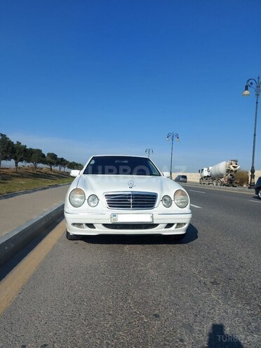 Mercedes E 220 1999, 292,000 km - 2.2 l - Bakı