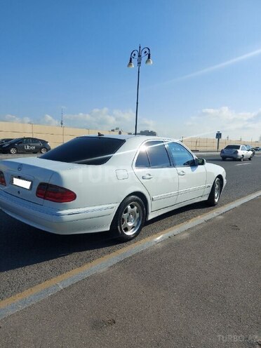 Mercedes E 220 1999, 292,000 km - 2.2 l - Bakı