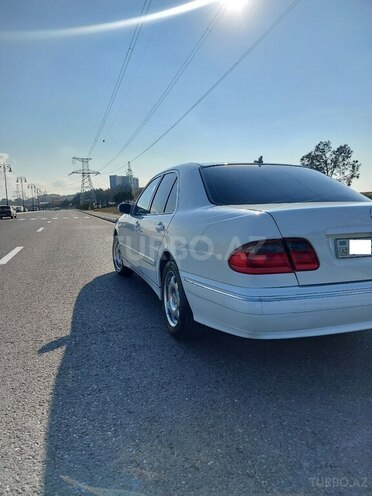 Mercedes E 220 1999, 292,000 km - 2.2 l - Bakı