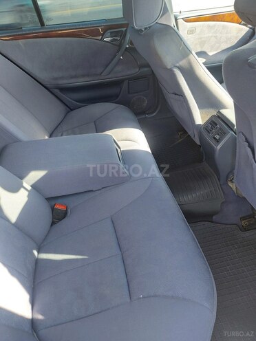 Mercedes E 220 1999, 292,000 km - 2.2 l - Bakı