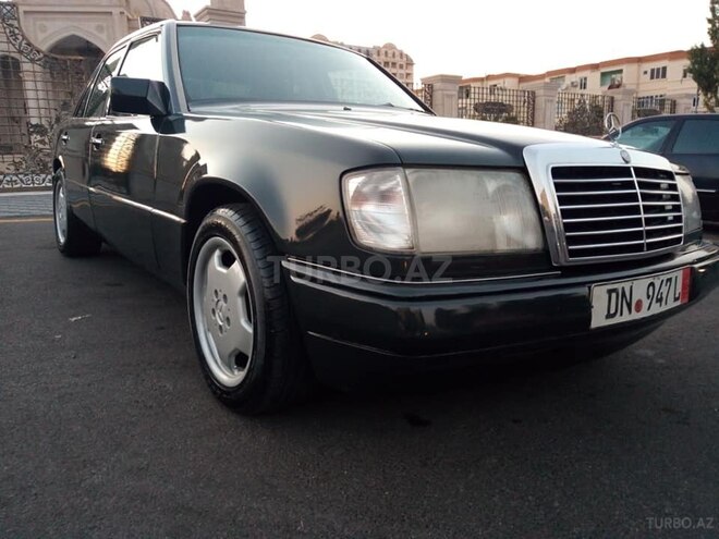 Mercedes E 230 1992, 295,000 km - 2.3 l - Bakı