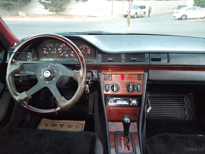 Mercedes E 230 1992, 295,000 km - 2.3 l - Bakı