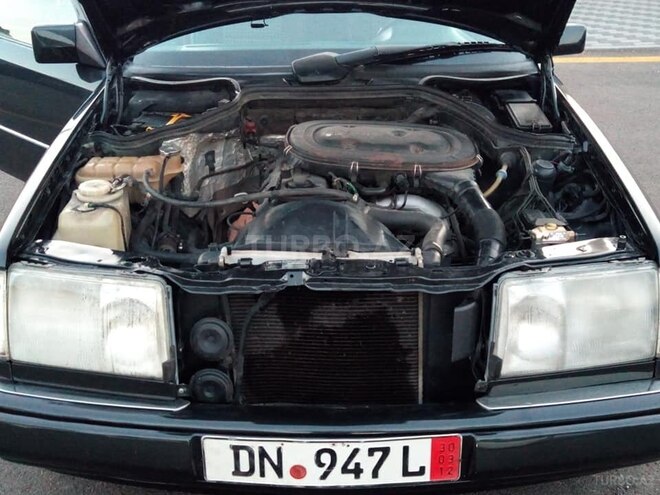 Mercedes E 230 1992, 295,000 km - 2.3 l - Bakı