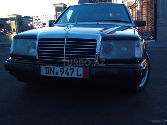 Mercedes E 230 1992, 295,000 km - 2.3 l - Bakı
