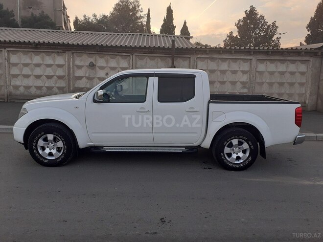 Nissan Navara 2014, 243,000 km - 2.5 l - Gəncə