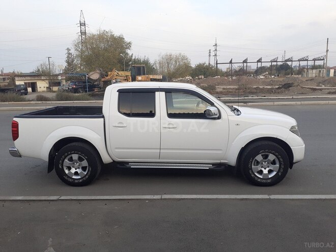 Nissan Navara 2014, 243,000 km - 2.5 l - Gəncə