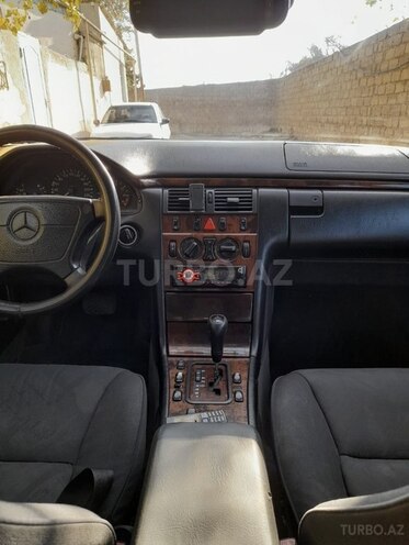 Mercedes E 200 1998, 391,000 km - 2.0 l - Bakı