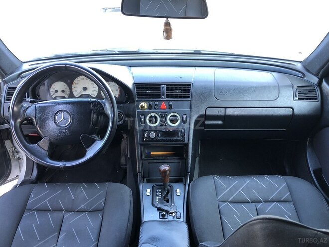 Mercedes C 220 1999, 250,000 km - 2.2 l - Sumqayıt