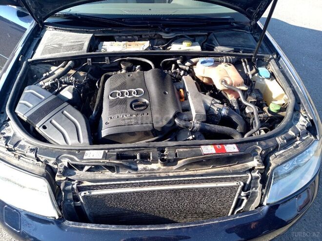 Audi A4 2003, 162,000 km - 1.8 l - Gəncə