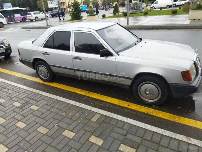 Mercedes E 300 1987, 385,000 km - 3.0 л - Sumqayıt