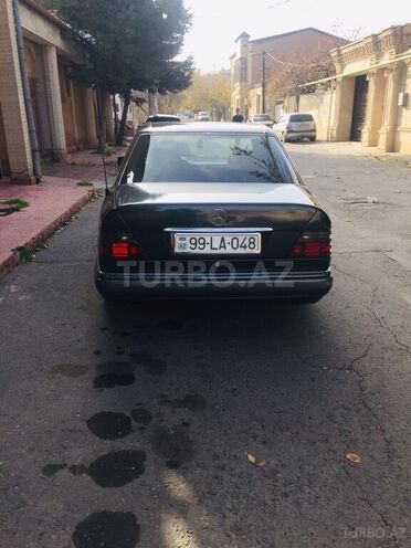 Mercedes E 300 1994, 380,000 km - 3.0 l - Bakı