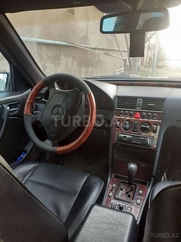 Mercedes C 230 1999, 256,147 km - 2.3 l - Bakı