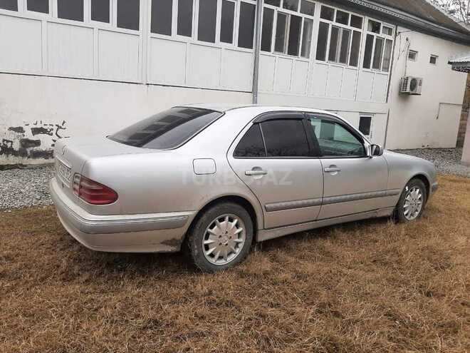 Mercedes E 220 1999, 296,345 km - 2.2 л - Zərdab