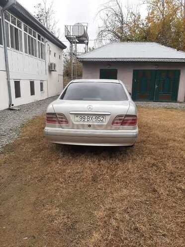 Mercedes E 220 1999, 296,345 km - 2.2 л - Zərdab