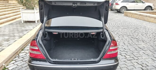 Mercedes E 320 2004, 220,000 km - 3.2 l - Bakı