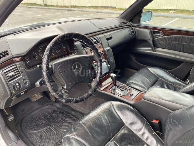 Mercedes E 280 1996, 444,000 km - 2.8 l - Bakı