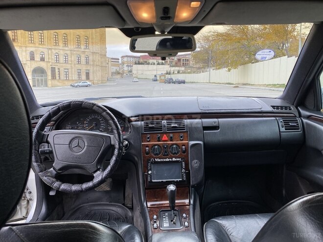 Mercedes E 280 1996, 444,000 km - 2.8 l - Bakı