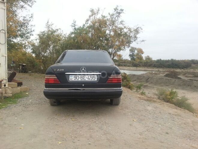 Mercedes E 220 1993, 441,000 km - 2.2 l - İmişli