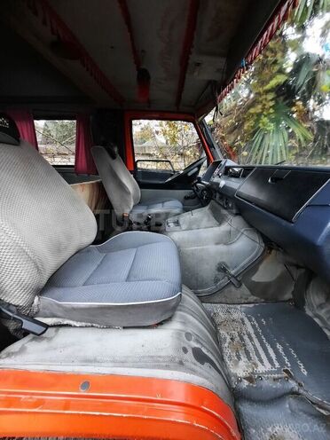 Mercedes 208 D 1993, 12,800 km - 2.5 л - Astara