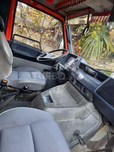 Mercedes 208 D 1993, 12,800 km - 2.5 л - Astara