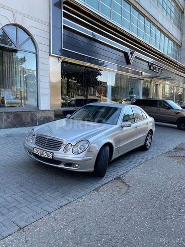 Mercedes E 220 2003, 330,987 km - 2.2 l - Bakı