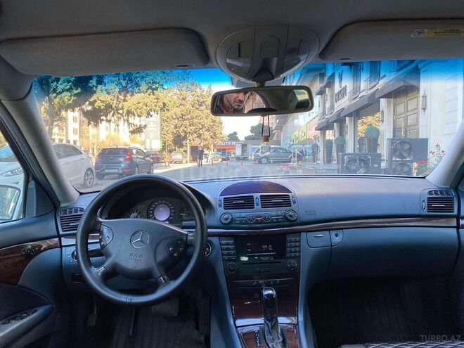 Mercedes E 220 2003, 330,987 km - 2.2 l - Bakı