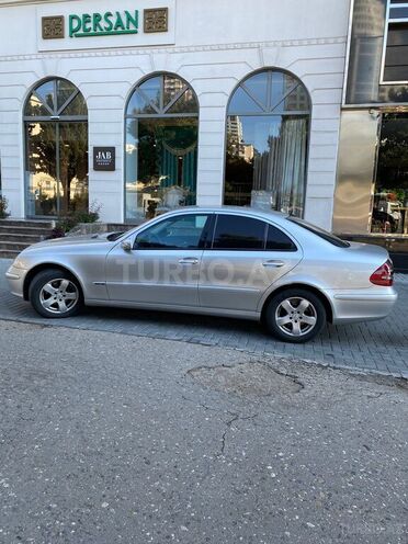 Mercedes E 220 2003, 330,987 km - 2.2 l - Bakı