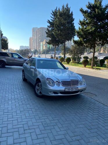 Mercedes E 220 2003, 330,987 km - 2.2 l - Bakı