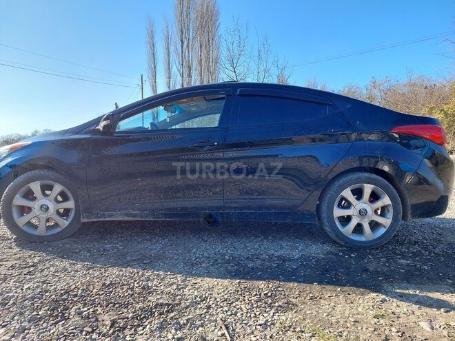 Hyundai Elantra 2013, 177,028 km - 1.8 л - Qusar