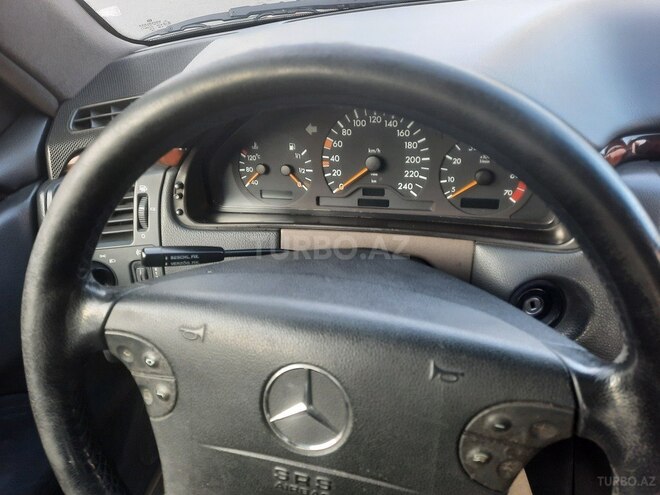 Mercedes E 230 1996, 300,000 km - 2.3 l - Bakı