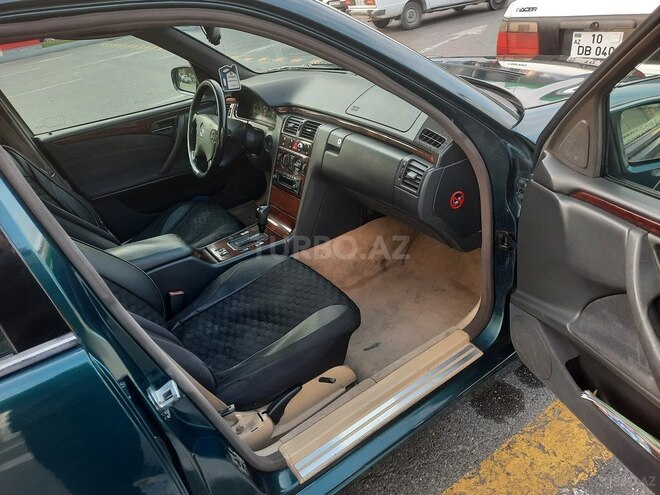 Mercedes E 230 1996, 300,000 km - 2.3 l - Bakı