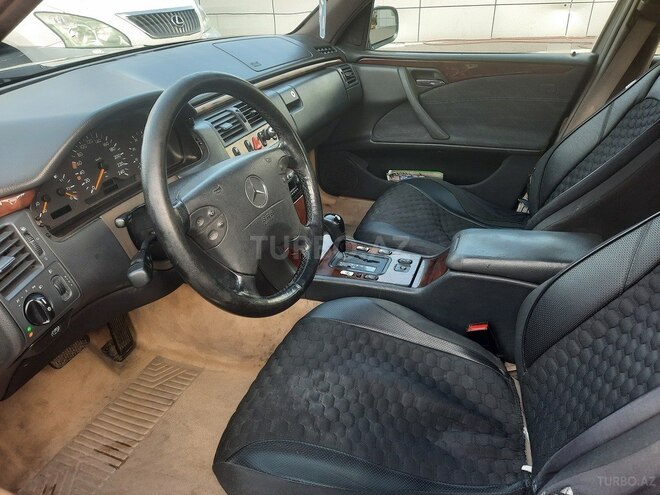 Mercedes E 230 1996, 300,000 km - 2.3 l - Bakı