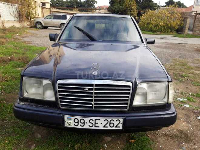 Mercedes E 220 1995, 329,000 km - 2.2 l - Bakı