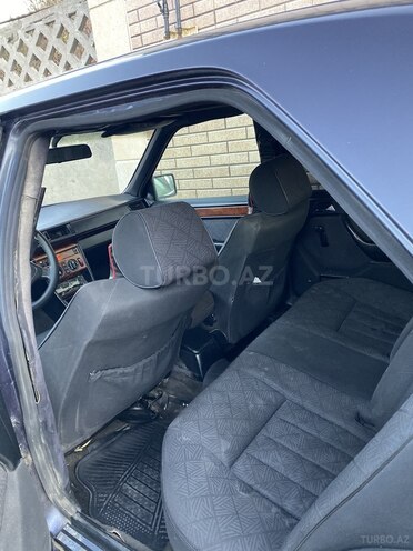 Mercedes E 220 1995, 329,000 km - 2.2 l - Bakı
