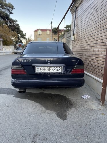 Mercedes E 220 1995, 329,000 km - 2.2 l - Bakı