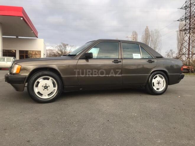 Mercedes 190 1990, 255,558 km - 2.3 l - Zaqatala