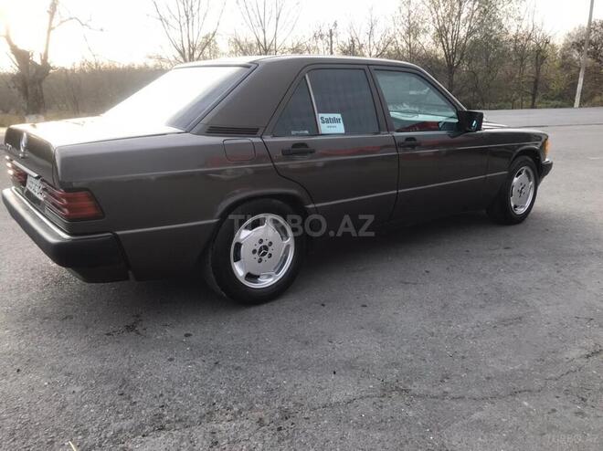 Mercedes 190 1990, 255,558 km - 2.3 l - Zaqatala