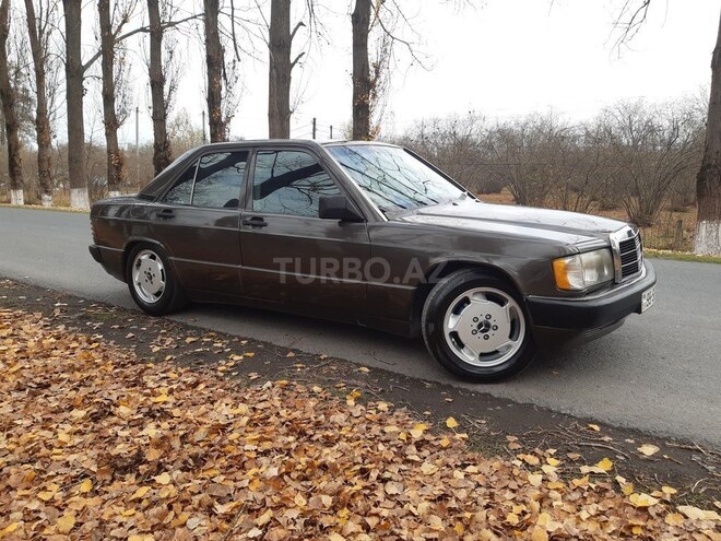 Mercedes 190 1990, 255,558 km - 2.3 l - Zaqatala