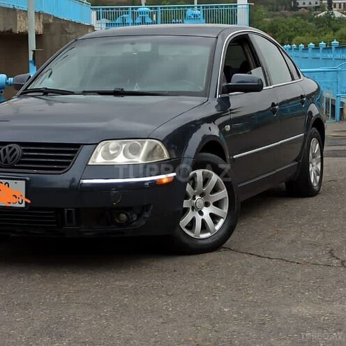 Volkswagen Passat 2002, 385,306 km - 1.8 l - Quba