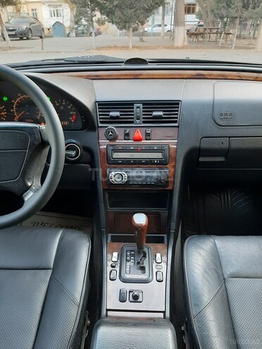 Mercedes C 230 1998, 289,000 km - 2.3 l - Sumqayıt