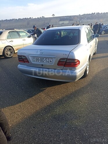 Mercedes E 220 2000, 276,000 km - 2.2 l - Bakı