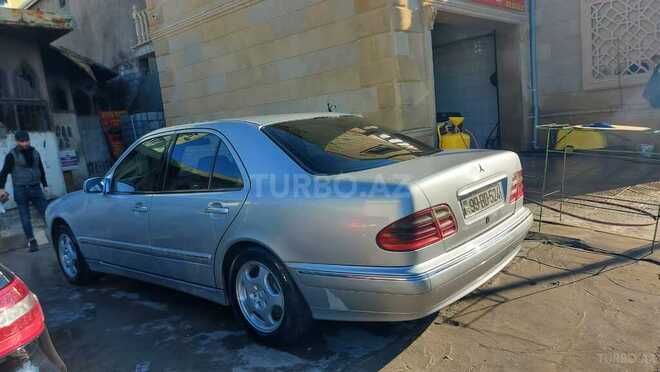 Mercedes E 220 2000, 276,000 km - 2.2 l - Bakı