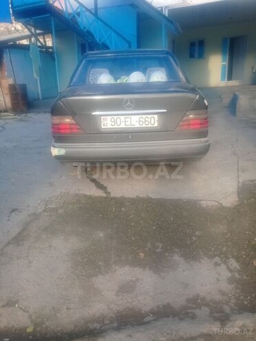 Mercedes E 220 1994, 398,000 km - 2.2 l - Gəncə