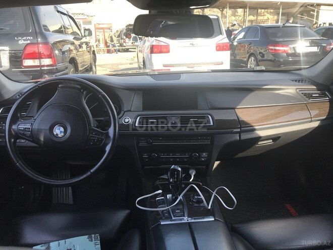 BMW 750 2010, 135,000 km - 4.4 l - Bakı