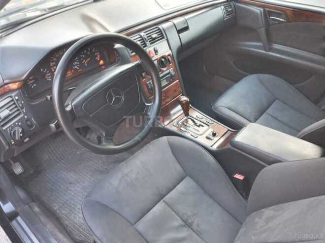 Mercedes E 240 1998, 418,000 km - 2.4 l - Bakı