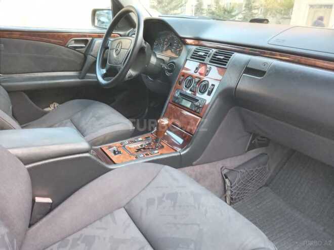 Mercedes E 240 1998, 418,000 km - 2.4 l - Bakı